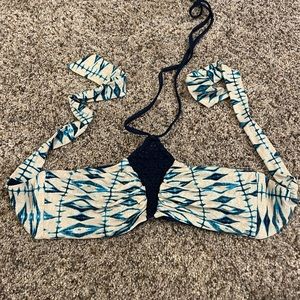 Frankie’s bikinis top